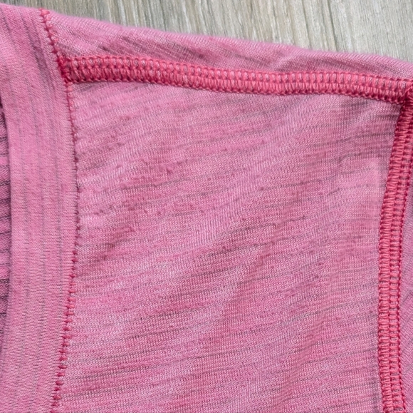 Lululemon Pink V-Neck Women's Top - Flaws - 6? - Preloved - Picture 4 of 11